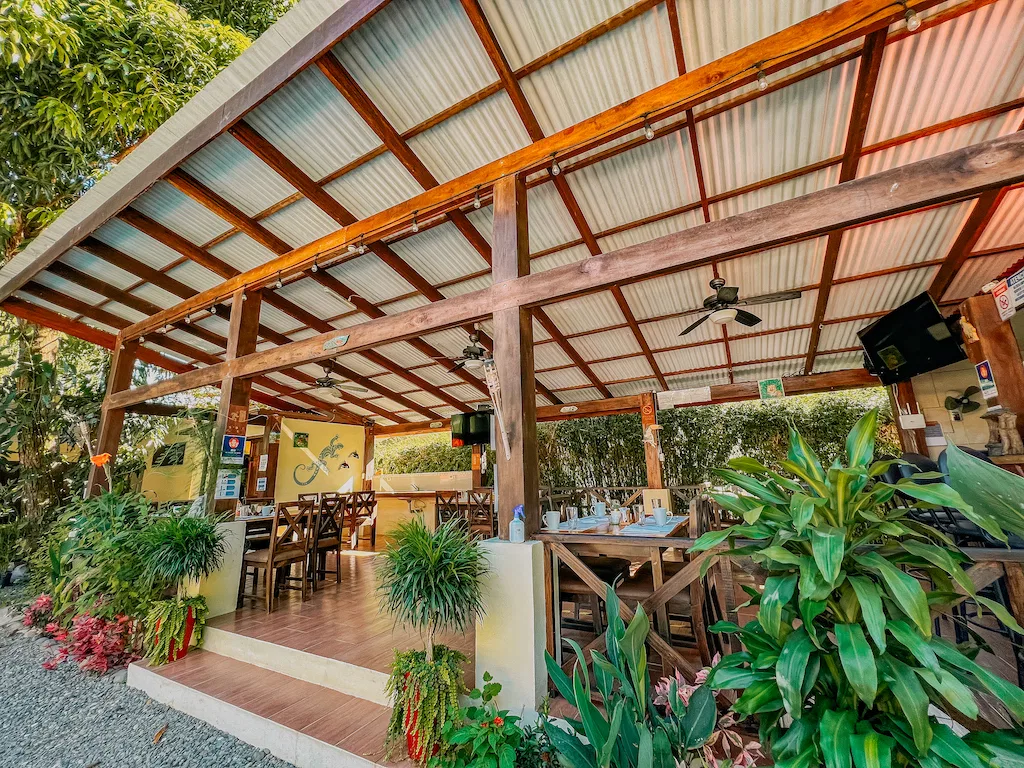 HOTEL AND RESTAURANT WALKING DISTANCE TO THE BEACH IN UVITA, photo 12