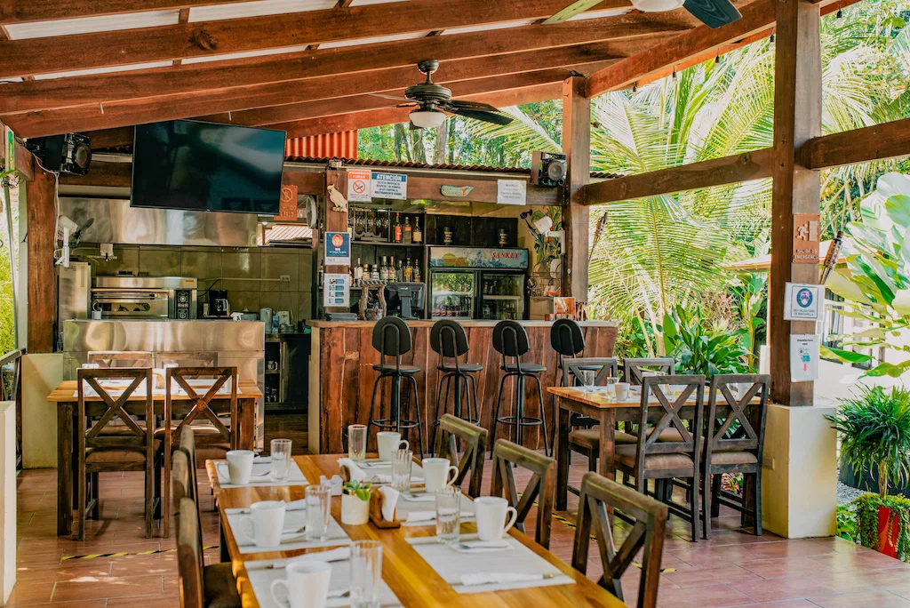 HOTEL AND RESTAURANT WALKING DISTANCE TO THE BEACH IN UVITA, photo 13