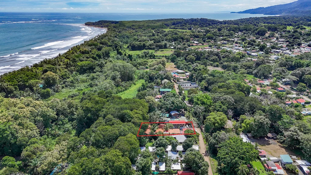 HOTEL AND RESTAURANT WALKING DISTANCE TO THE BEACH IN UVITA, photo 5