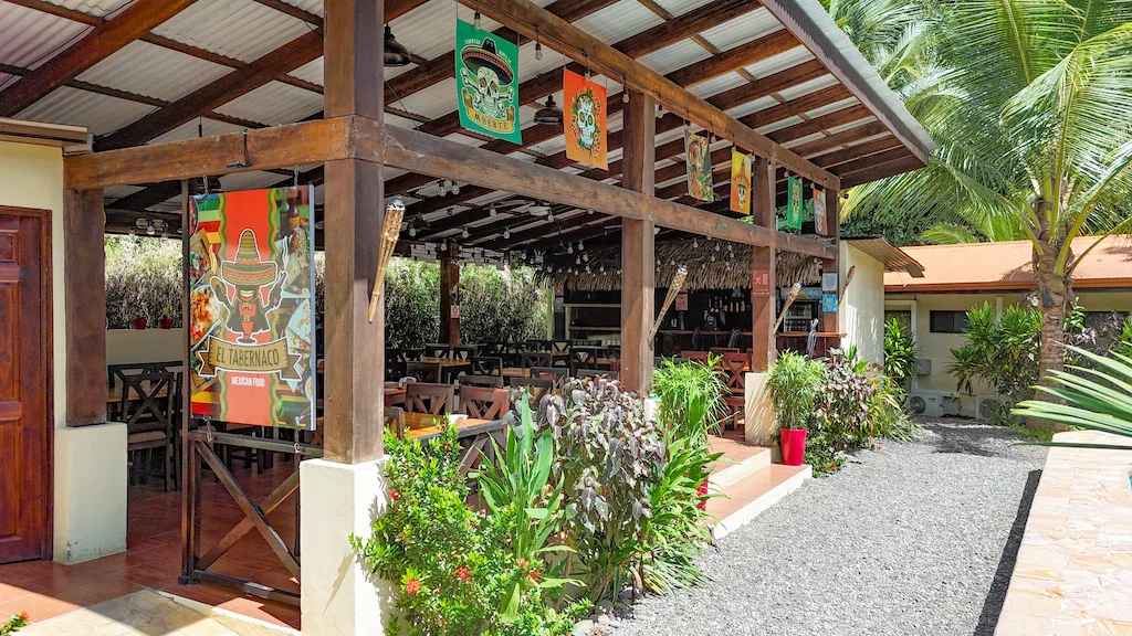 HOTEL AND RESTAURANT WALKING DISTANCE TO THE BEACH IN UVITA, photo 8