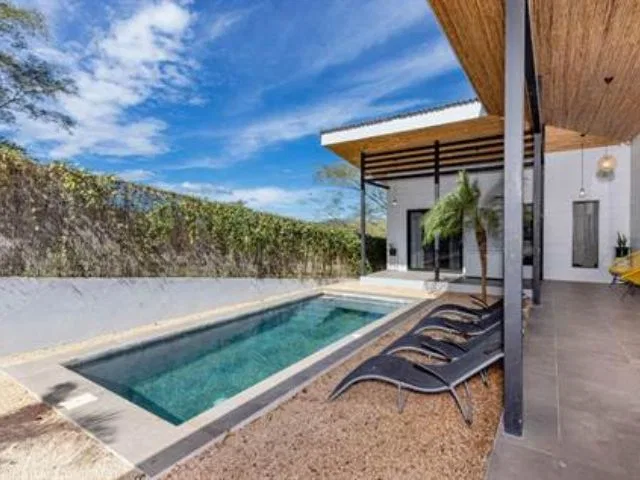 Casa Que Chilero, Tropical Modern Home in Tamarindo!