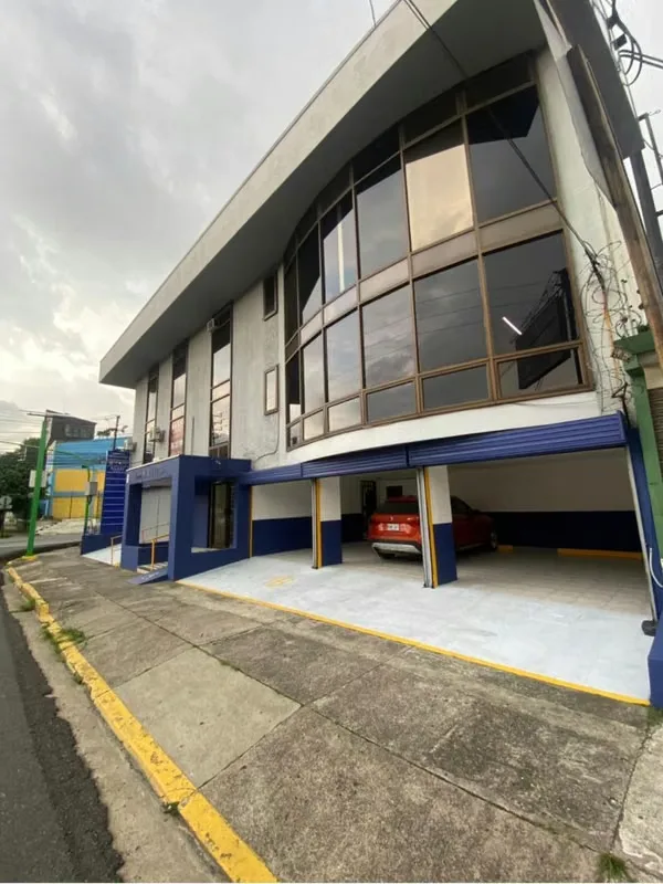 Oficina en Alquiler. San José. 160m2