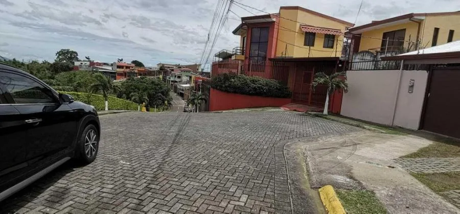 Oportunidad de comprar dos casas al precio de una en condominio en El Carmen de Guadalupe RAH 23117 - Venta en Goicoechea, photo 12