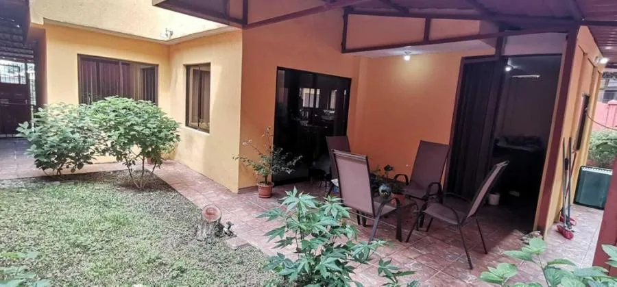 Oportunidad de comprar dos casas al precio de una en condominio en El Carmen de Guadalupe RAH 23117 - Venta en Goicoechea, photo 6