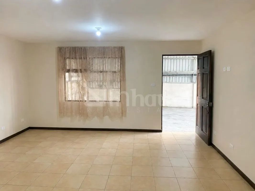 Casa en venta en Barrio Brenes, Concepción Acogedora propiedad ubicada en una zona residencial tranquila y de fácil acceso en Barrio Brenes, Concepción. Ideal para quienes buscan ..., photo 4