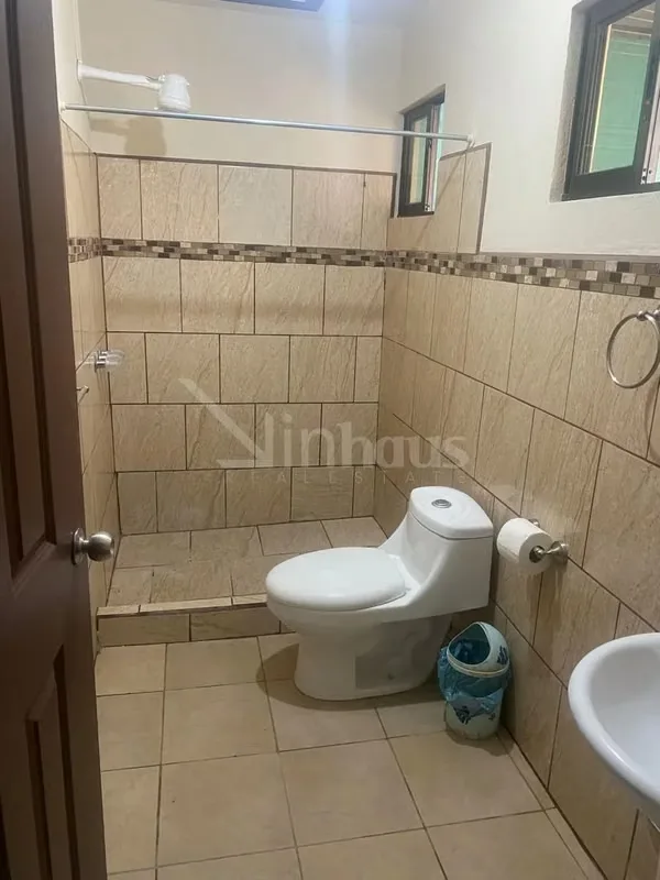 Casa en venta en Barrio Brenes, Concepción Acogedora propiedad ubicada en una zona residencial tranquila y de fácil acceso en Barrio Brenes, Concepción. Ideal para quienes buscan ..., photo 5