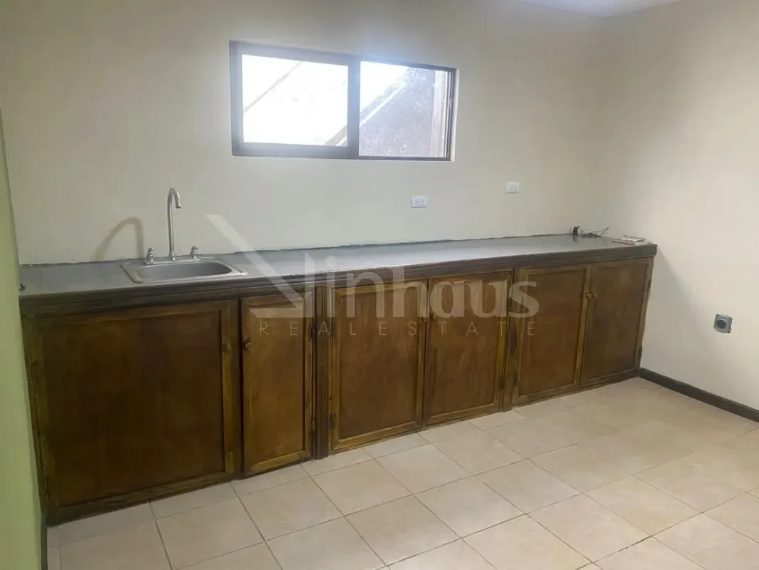 Casa en venta en Barrio Brenes, Concepción Acogedora propiedad ubicada en una zona residencial tranquila y de fácil acceso en Barrio Brenes, Concepción. Ideal para quienes buscan ..., photo 10
