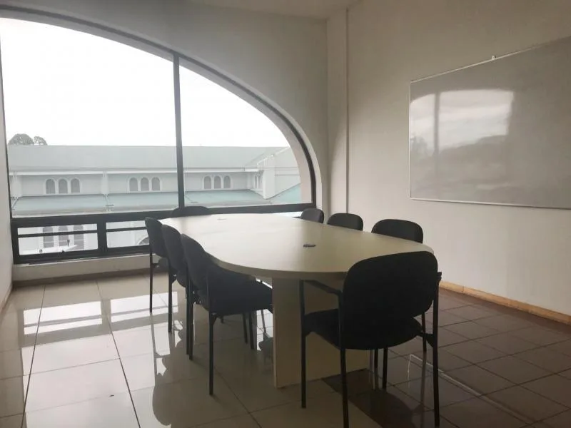 7 Bed Commercial To Rent in San Pedro, photo 11