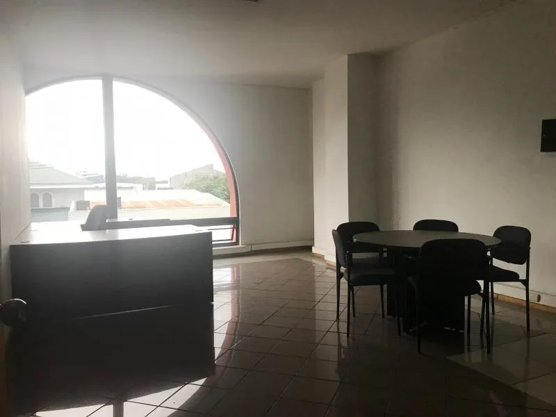 7 Bed Commercial To Rent in San Pedro, photo 7