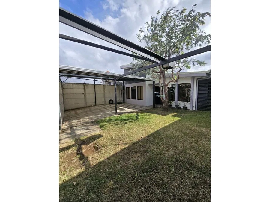 Venta a propiedad de una planta en Residencial San Isidro de Heredia