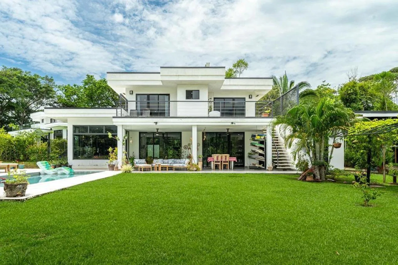 JUNGLE VIEW 3 BEDROOM HOME – 0.86 ACRES, photo 5
