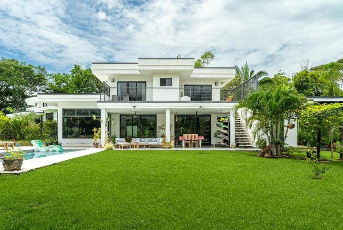JUNGLE VIEW 3 BEDROOM HOME – 0.86 ACRES, photo 6