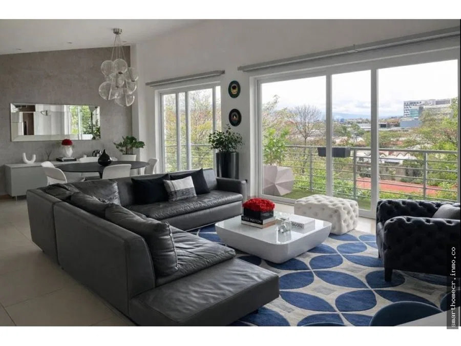 ALQUILER/VENTA DE PENTHOUSE EN DISTRITO 4*