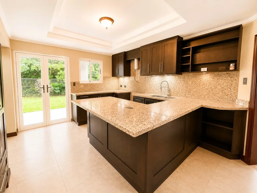 Esta hermosa residencia destaca por su atractivo diseño arquitectónico, amplios ..., photo 11