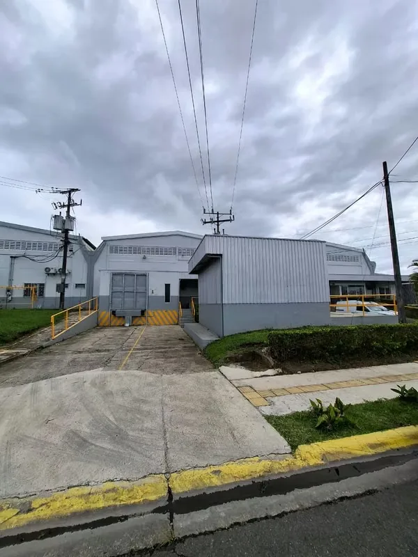 INDUSTRIAL WAREHOUSE FOR RENT 635 m2, three-phase power, photo 9