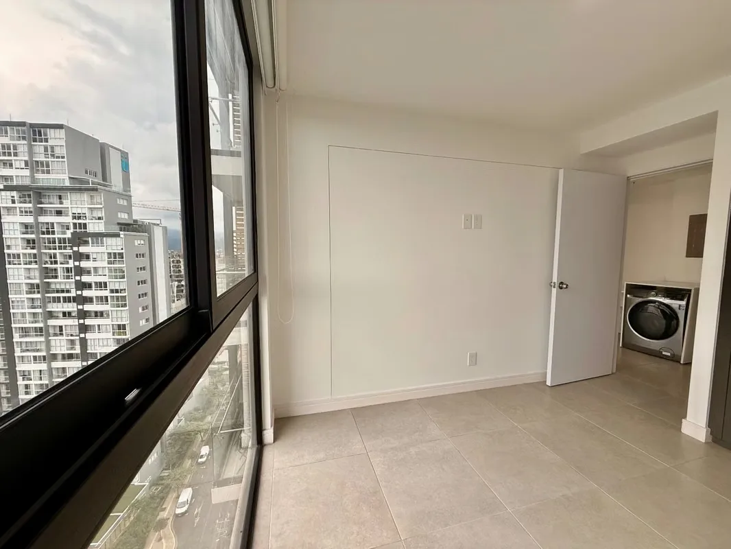 SPECTACULAR SUITABLE IN HIGH FLOOR TOWER WITH NUNCIATURE PARKING, photo 15