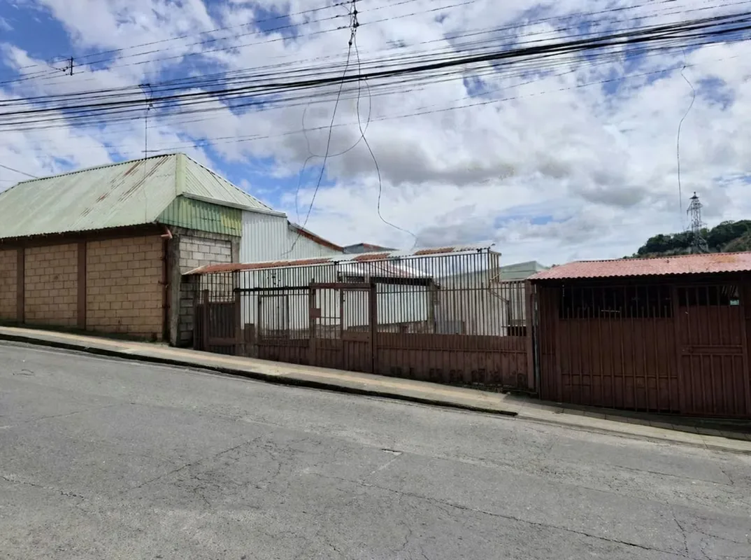 Lote en venta uso de tierra mixto en San Miguel, Desamparados
