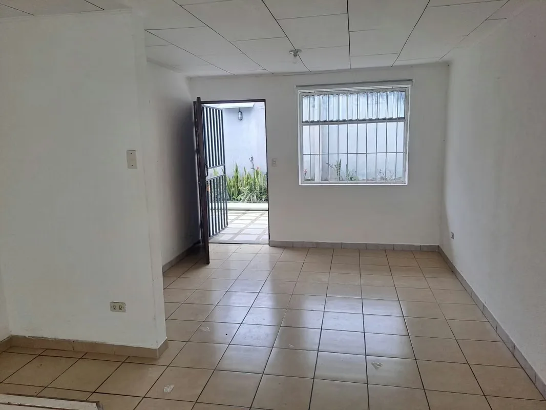 It has 2 spacious bedrooms with wardrobes, 1 bathroom, kitchen integrated with the American style dining room, laundry area. Located close to university, many amenities, supermarkets, ..., photo 6