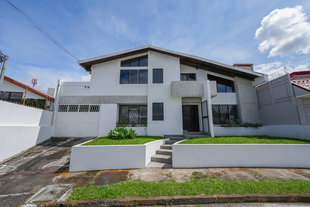Casa Independiente de 4 Habitaciones en Rohrmoser