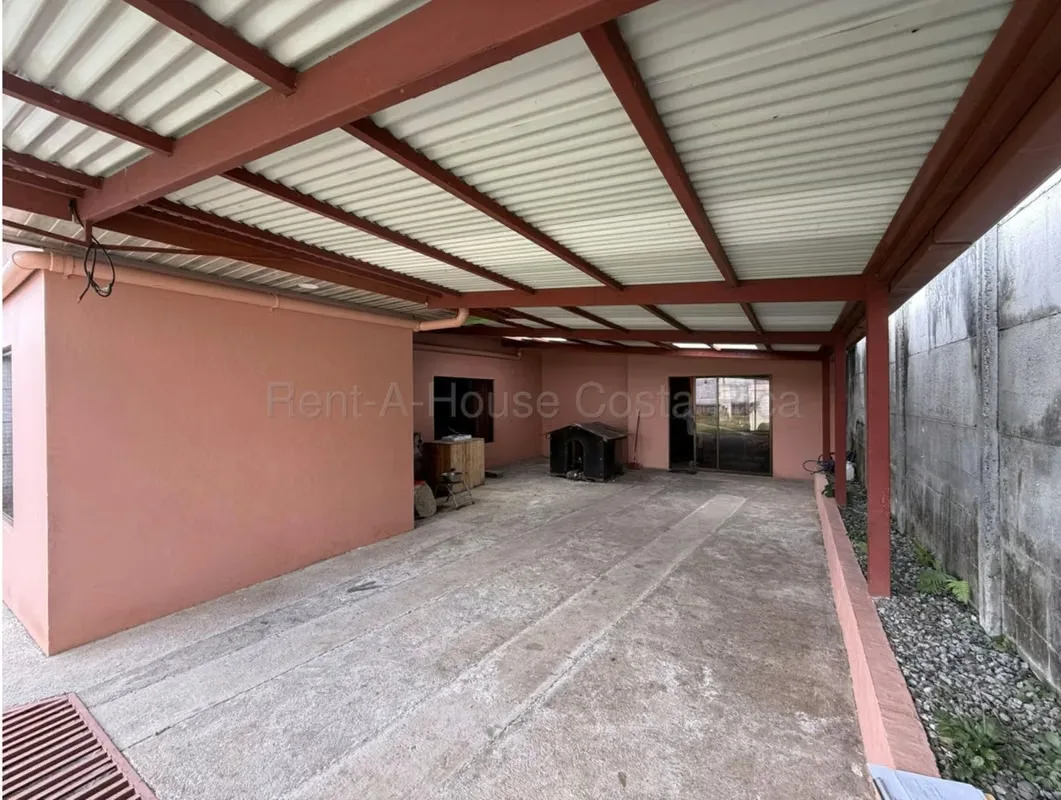 Casa en venta en San José de la Montaña, Heredia, con 130 m² construidos y 3 dormitorios. G.A., photo 2