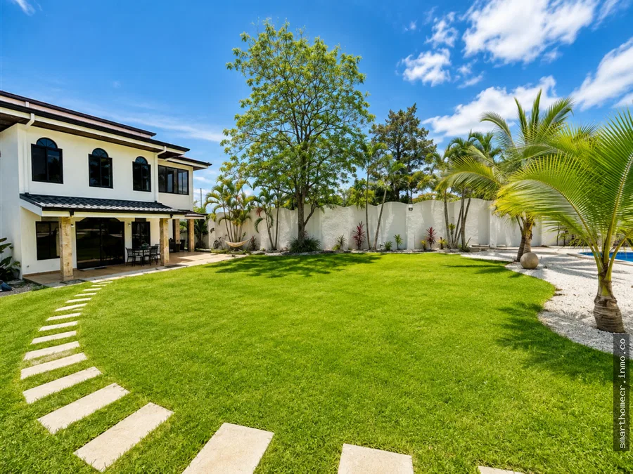 VENTA/ALQUILER CASA EN RESIDENCIAL LA CARAÑA, SANTA ANA*