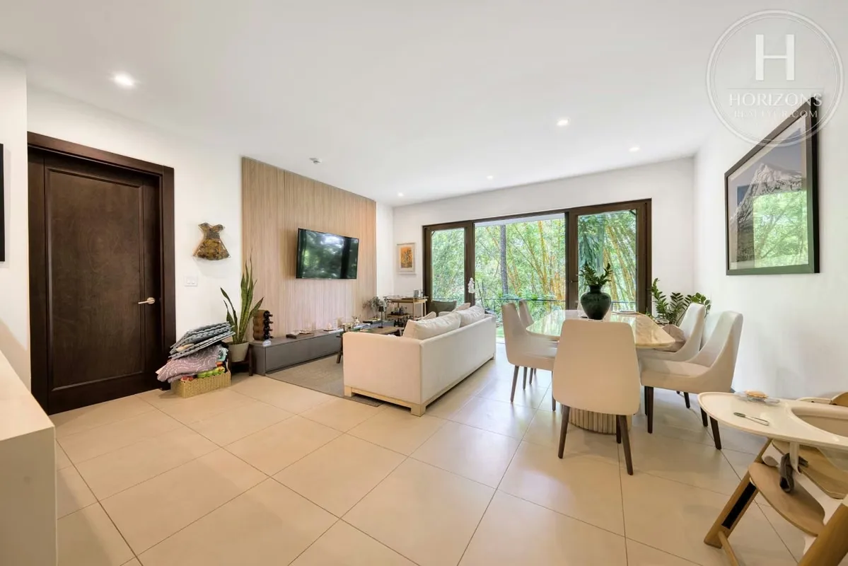 Apartamento de una planta en primer nivel – 130 m² de construcción – 2 habitaciones – 2.5 baños – Walk-in closet – Terraza y jardín privado ..., photo 2
