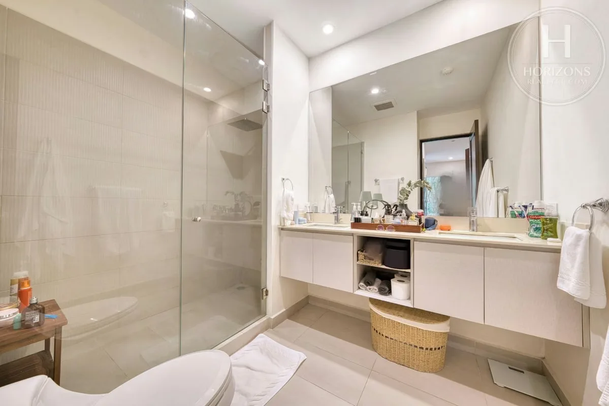 Apartamento de una planta en primer nivel – 130 m² de construcción – 2 habitaciones – 2.5 baños – Walk-in closet – Terraza y jardín privado ..., photo 15