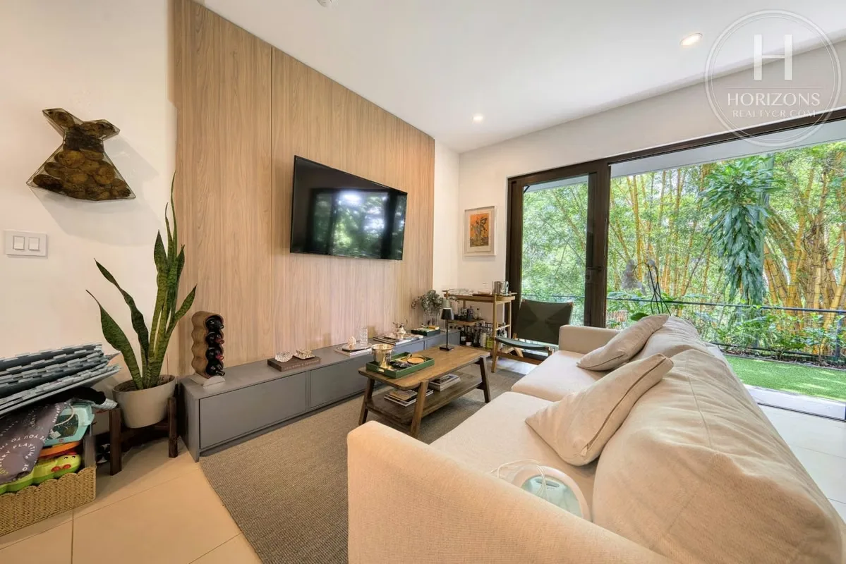 Apartamento de una planta en primer nivel – 130 m² de construcción – 2 habitaciones – 2.5 baños – Walk-in closet – Terraza y jardín privado ..., photo 5