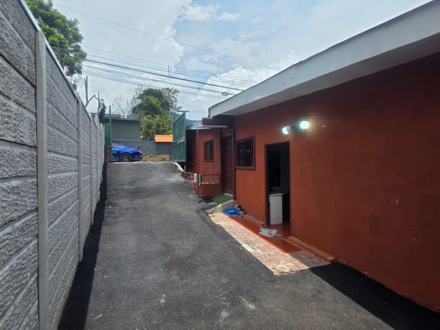 VENTA DE LOTE CON DOS APARTAMENTOS, SAN JOSE, ESCAZU