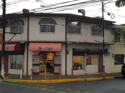 Panadería y Cafetería en Funcionamiento en el Centro de San José