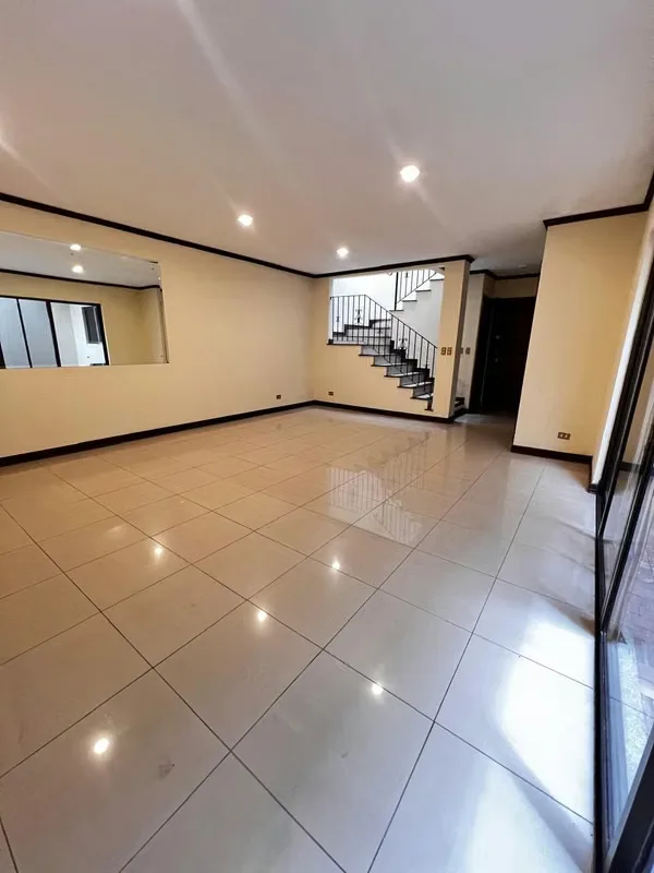 ESCAZÚ – GATED COMMUNITY HOUSE FOR RENT – Guachipelín de Escazú, El Convento neighborhood (200 meters from McDonald’s Escazú)
