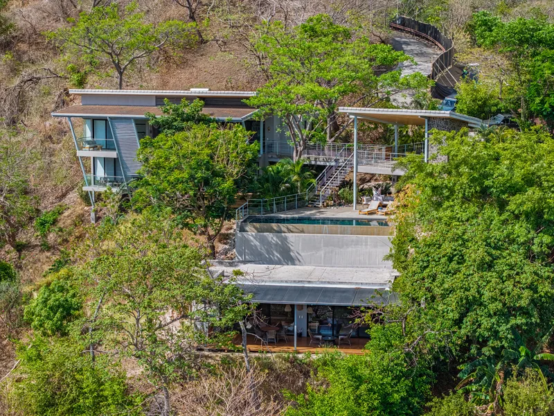 6 Bed Single Family Homes For Sale in Playa Grande, photo 2