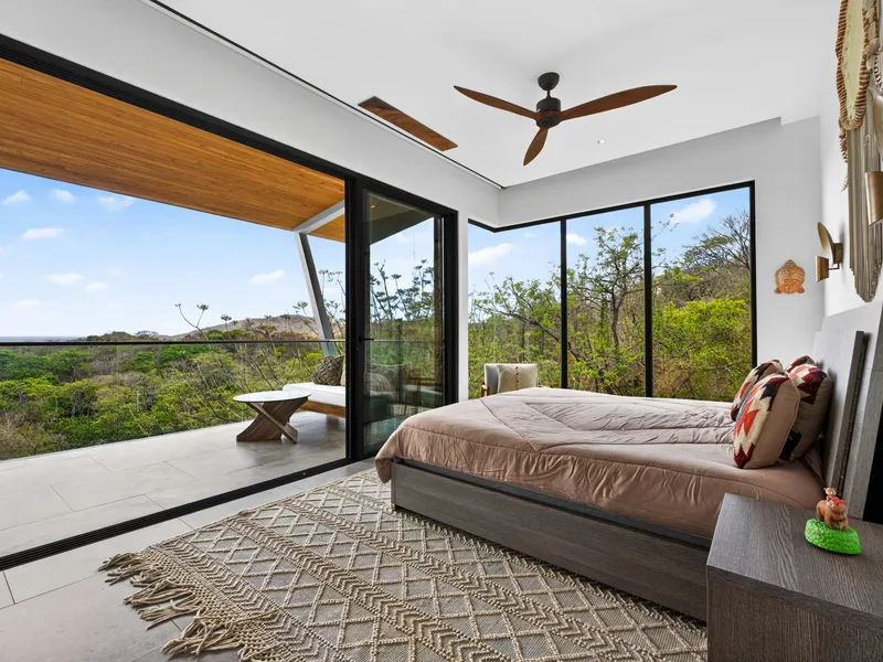 6 Bed Single Family Homes For Sale in Playa Grande, photo 9
