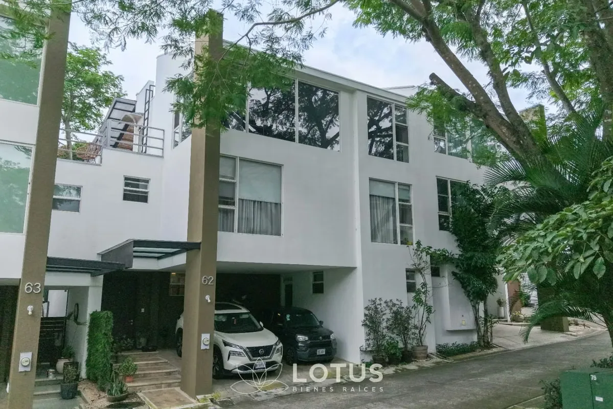 House for Sale in Santa Ana - 3 hab., Cód. AJ079