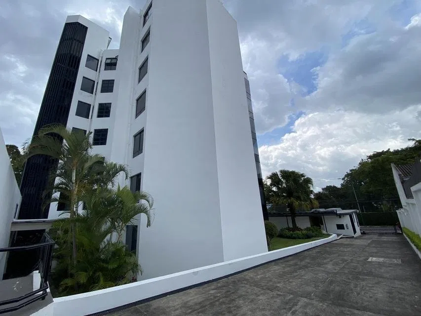 Se vende apartamento en San Rafael Escazú 26-145 - Venta en Escazú