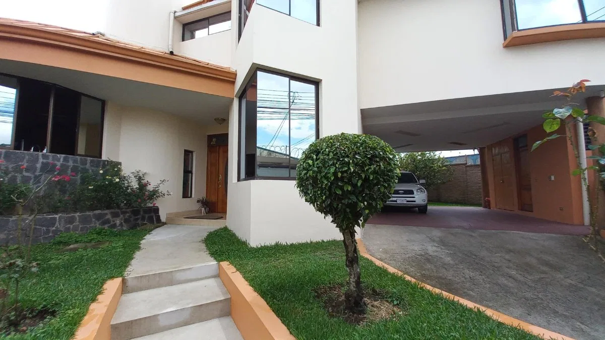 Venta de residencia contemporánea con jardines en Goicoechea #26-1184 GS - Venta en Goicoechea, photo 11