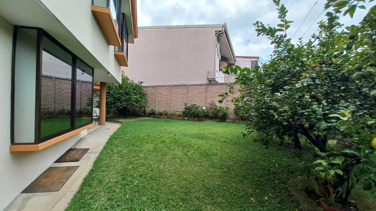 Venta de residencia contemporánea con jardines en Goicoechea #26-1184 GS - Venta en Goicoechea, photo 8