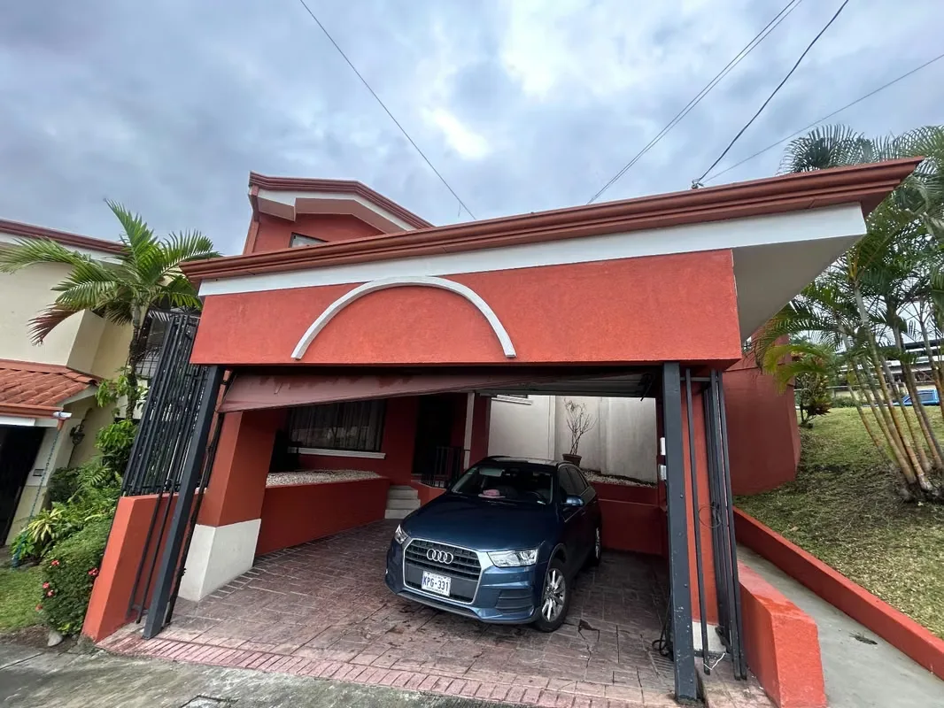 Home rental in Escazú, Villas del Rey Residential.