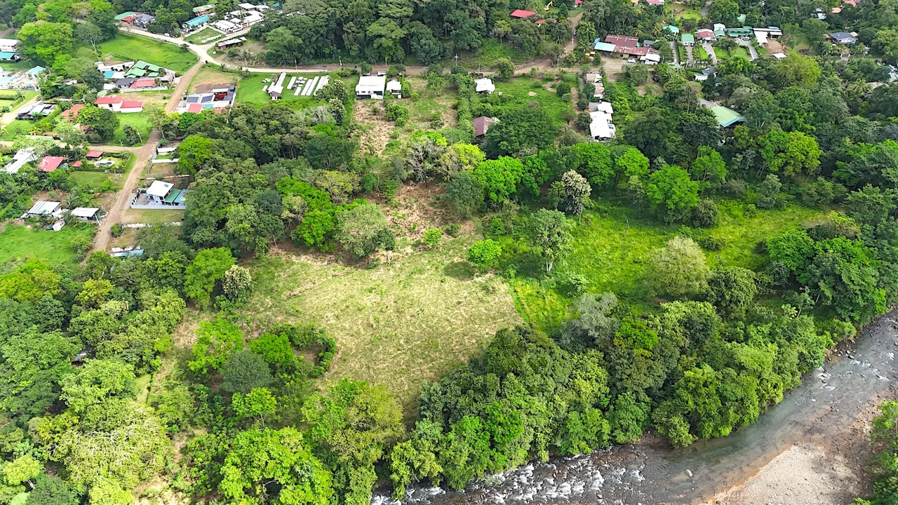 COMMERCIAL PROPERTY WITH AGRICULTURAL LAND IN UVITA – 10.67 Acres, photo 15