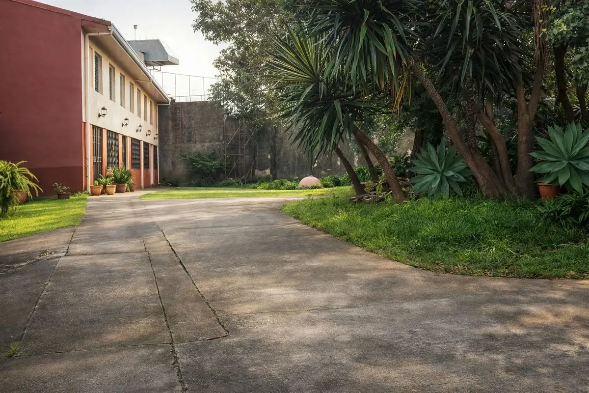 Strategically located in the heart of Sabanilla, Montes de Oca, this property sits directly adjacent to the Central Park on the main road. It is positioned in one of the highest-growth ..., photo 4