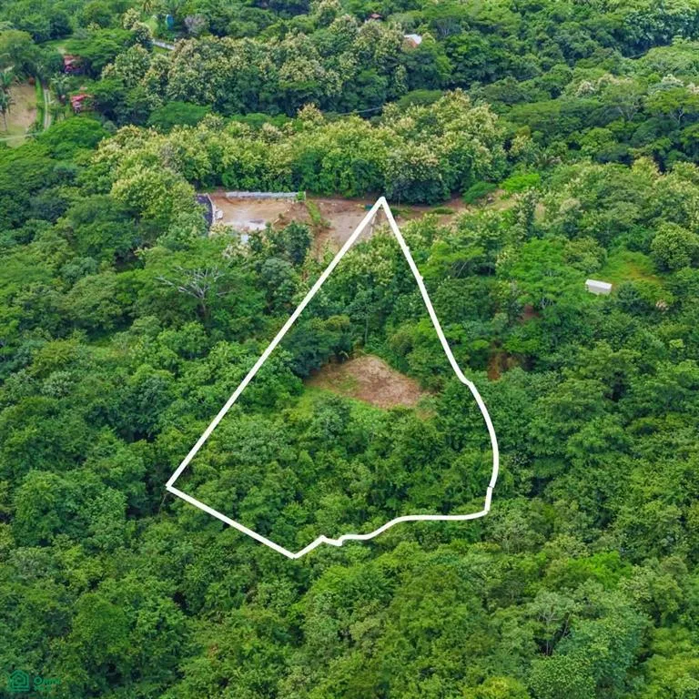 Amplio lote de 5,651 m² (1.40 acres) cerca de Playa Samara