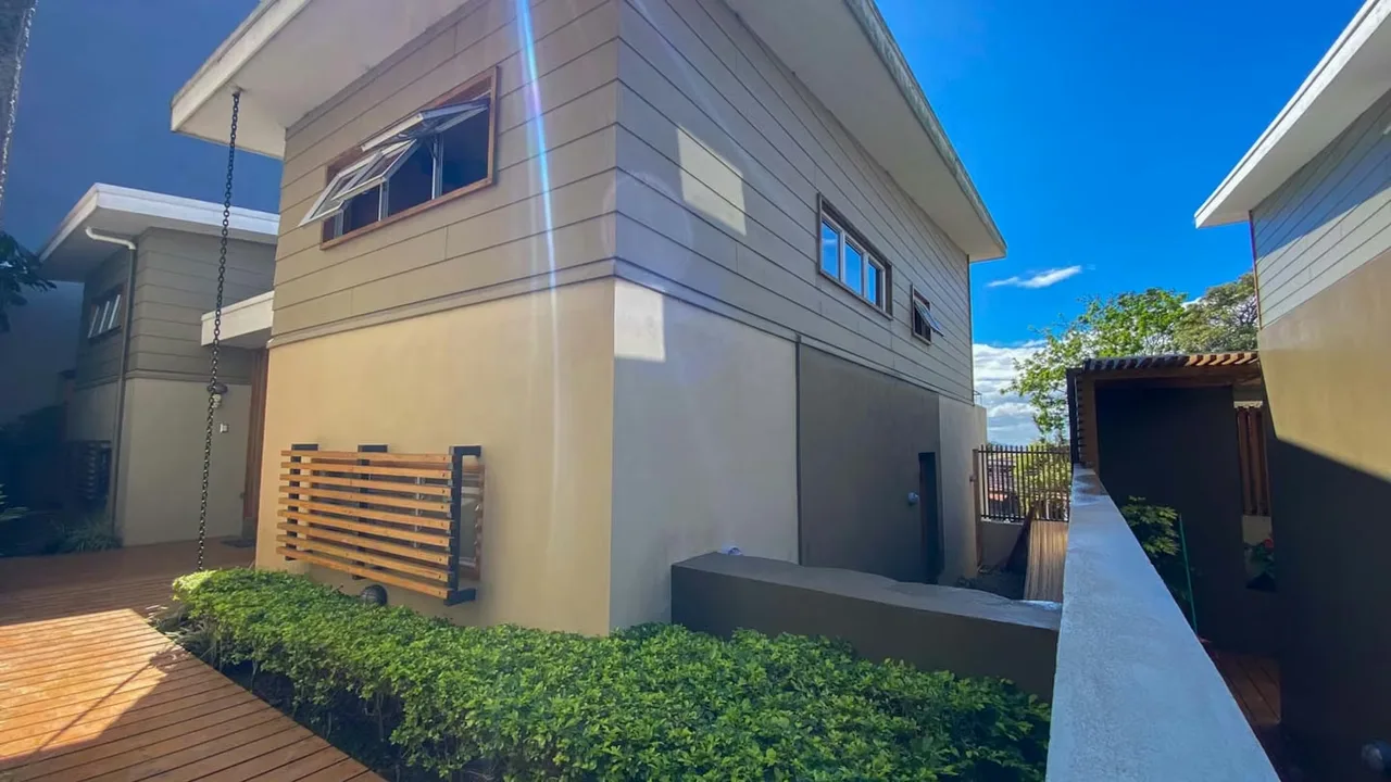 House for Sale with an Exclusive Architectural Design, photo 4