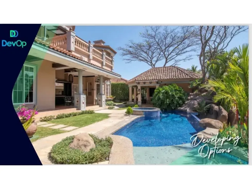 Venta de casa 2 plantas Estilo Colonial Mexicano en Condominio Valle de Sol, Lindora.