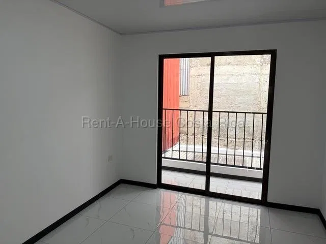 Venta de Casa Esquinera en Tibás-San Juan. RAH 27-227 - Venta en Tibás, photo 5