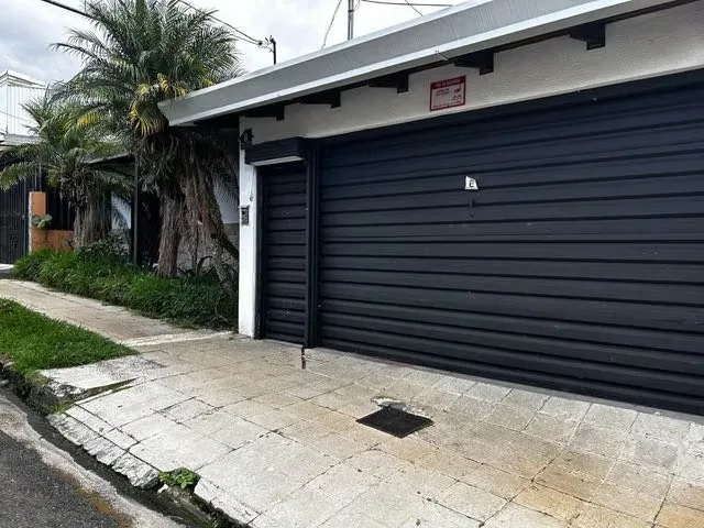 RAH 26-1077 Propiedad ubicada en una zona estratégica de San Pablo de Heredia, ideal para operaciones logísticas, almacenamiento o actividades comerciales. Actualmente funciona como ...