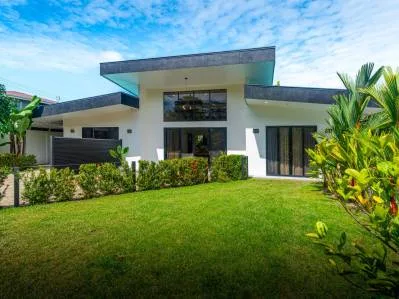 Moderna casa de 3 dormitorios - ¡A poca distancia de todo!