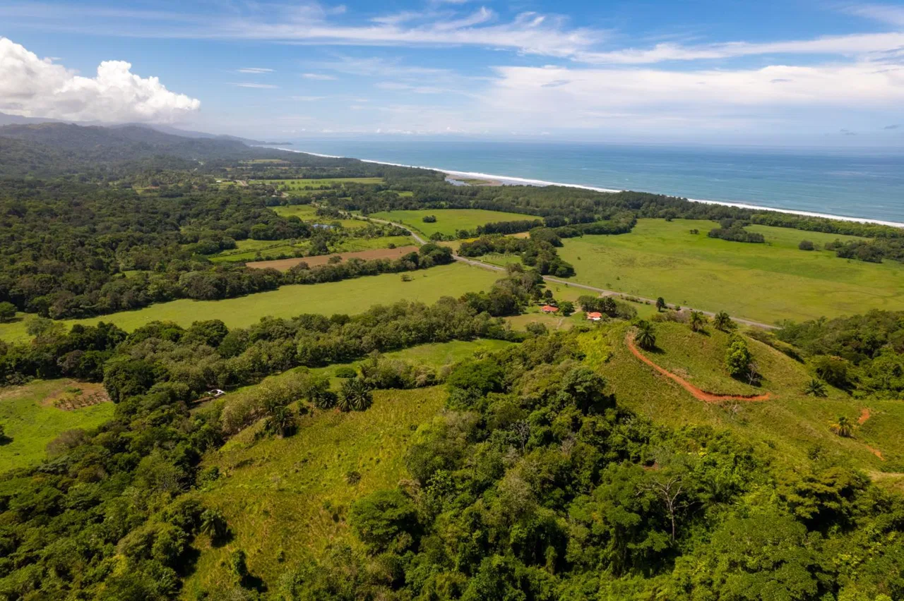 DEVELOPER’S DREAM – LAND FOR HOTEL AND MASTER PLANNED COMMUNITY – 950 ACRES