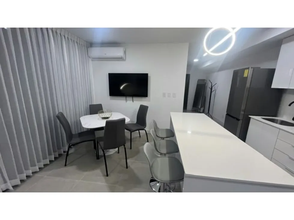 SE ALQUILA APARTAMENTO TODO INCLUIDO, AMUEBLADO CCOMPLETO EN SKY GARDEN ROHRMPOSER.