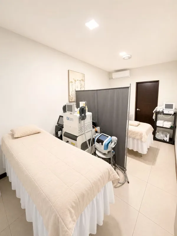 Elegante residencia de estilo contemporáneo, ubicada en uno de los residenciales de alta plusvalía de la zona, con excelente ubicación cerca del Aeropuerto Internacional Juan ..., photo 11