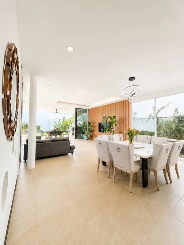 Elegante residencia de estilo contemporáneo, ubicada en uno de los residenciales de alta plusvalía de la zona, con excelente ubicación cerca del Aeropuerto Internacional Juan ..., photo 4